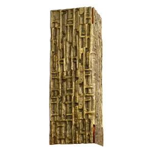 Lampada da Parete Scultorea di Lusso Dorata con Design Geometrico Testurizzato – 40 cm - Lampada da Parete di Lusso Vista laterale di Luxury Group International
