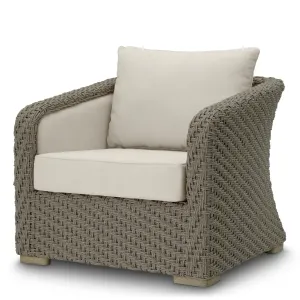 Luxuriöser Outdoor-Sessel aus grauem Kunstrattan mit sandfarbenen Kissen – 90 cm – Luxuriöse Hotelmöbel Vorderansicht von Luxury Group International