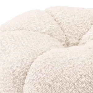 Luxus Elfenbein Bouclé-Hocker mit Skulpturalem Kanaldesign & Goldfuß - Luxus Hotelmöbel Detailansicht von Luxury Group International
