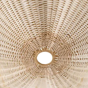 Luxus Elfenbeinfarbener Rattan-Kronleuchter mit Goldkettensuspension – Luxus Hotelmöbel Detailansicht von Luxury Group International