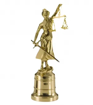 Luxus Lady Justice Bronzeskulptur in Gold-, Silber- & Oxidpatina-Finish von Luxury Group International