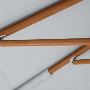 Parasol d'extérieur en bois de luxe avec toile blanche pour jardin et terrasse Vue détaillée par Luxury Group International