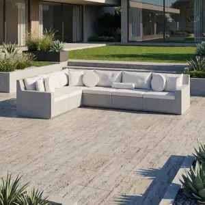 Divano da Esterno a L di Lusso in Cemento Grigio Chiaro con Rivestimento Bianco - Mobili da Esterno Vista lifestyle di Luxury Group International