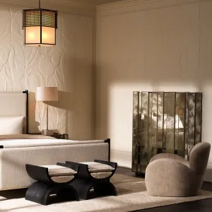 Luxus-Bar-Schrank mit Marmoroptik und goldenem Metallrahmen – Luxus-Hotelmöbel Lifestyle-Ansicht von Luxury Group International