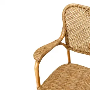 Luxuriöser Esszimmer-Sessel aus natürlichem Rattan mit geflochtenem Rückenlehne – Luxus Hotelmöbel Detailansicht von Luxury Group International