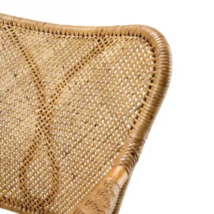 Luxuriöser Esszimmer-Sessel aus natürlichem Rattan mit geflochtenem Rückenlehne – Luxus Hotelmöbel Detailansicht von Luxury Group International