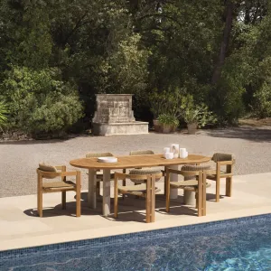 Luxuriöser Outdoor-Esstisch-Sessel aus Naturholz mit Geflecht - Luxus Hotelmöbel Lifestyle-Ansicht von Luxury Group International