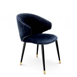 Luxus Esszimmerstuhl aus marineblauem Samt mit schwarzen & goldenen Metallbeinen – Luxus Hotelmöbel Seitenansicht von Luxury Group International