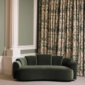 Luxus Samtsofa in Olivgrün für moderne Designer-Wohnzimmer Lifestyle-Ansicht von Luxury Group International