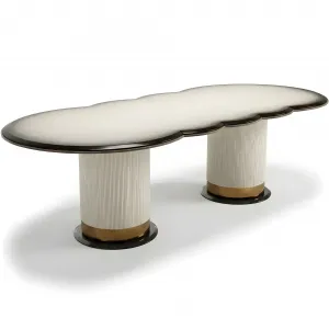 Mesa de comedor orgánica de marfil de lujo con bases de pedestal de bronce - Muebles de comedor de lujo Vista frontal por Luxury Group International