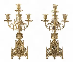 Luxus-Paar barocker Bronze-Kerzenhalter mit vier Leuchten und gotischen Durchbruchsockeln - Kerzenhalter von Luxury Group International