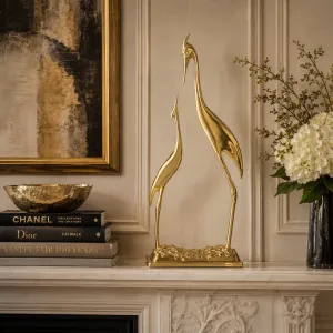 Luxus-Paar von Reiher-Bronzeskulpturen in goldenem und grün oxidiertem Finish Lifestyle-Ansicht von Luxury Group International