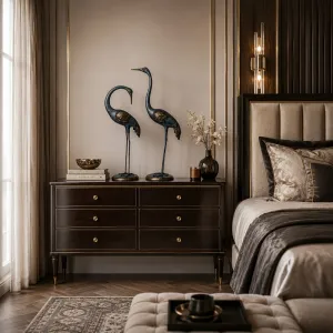 Par de esculturas de bronce de lujo de grandes garzas con bases redondas Vista lifestyle por Luxury Group International