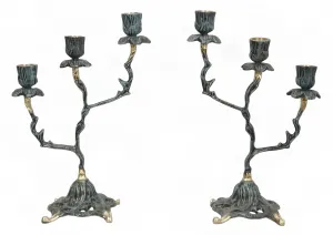 Luxus-Paar barocker Bronze-Kerzenhalter mit drei Armen, verzweigten Armen und skulptiertem Sockel von Luxury Group International