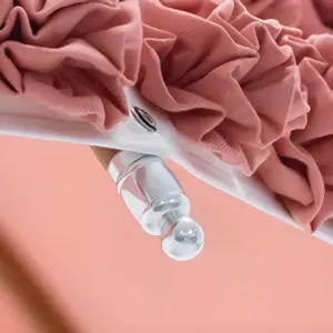 Parasol d'extérieur floral rose de luxe – Canopée fleurie artisanale Vue détaillée par Luxury Group International