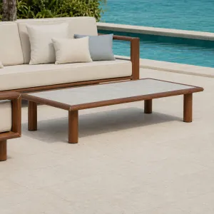 Table Basse Rectangulaire en Bois de Luxe avec Plateau en Marbre Blanc Vue lifestyle par Luxury Group International