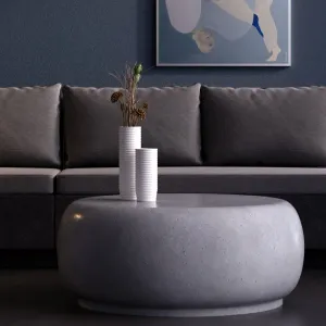 Table Basse Ronde de Luxe au Design Sculptural Imitation Pierre Vue lifestyle par Luxury Group International