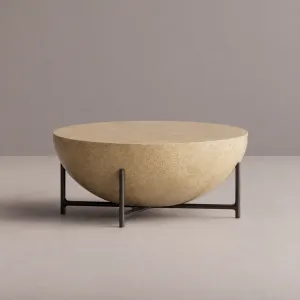 Luxus Runder Beton-Couchtisch mit Schalenförmiger Tischplatte und Metallgestell – Runder Couchtisch von Luxury Group International
