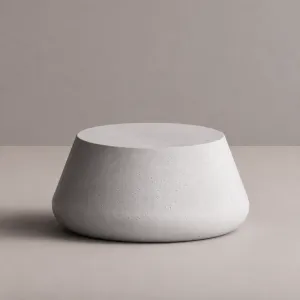 Luxus Runder Beton-Couchtisch mit Skulpturaler Verjüngter Basis - Runder Couchtisch von Luxury Group International