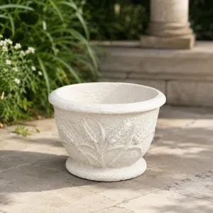 Jardinière ronde de luxe avec relief épi de blé sculpté - Jardinières de luxe Vue lifestyle par Luxury Group International