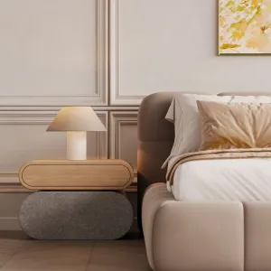 Mesa de Noche Escultural con Tapa de Madera y Base Estilo Piedra - Mobiliario de Hotel de Lujo Vista lifestyle por Luxury Group International