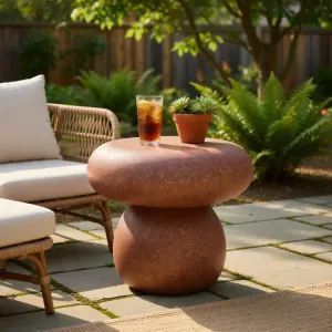 Luxus Skulpturaler Couchtisch mit modernem Sockeldesign Lifestyle-Ansicht von Luxury Group International