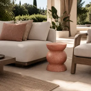 Mesa Auxiliar Escultural de Hormigón de Lujo para Interior y Exterior - Mesa Auxiliar de Lujo - Muebles de Lujo Vista lifestyle por Luxury Group International