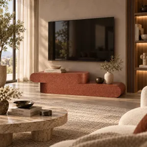 Luxuriöse skulpturale TV-Konsole aus Beton mit asymmetrischem, geschwungenem Design – modernes Möbelstück Lifestyle-Ansicht von Luxury Group International