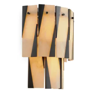 Luxuriöse, skulpturale Wandleuchte mit überlappenden goldenen und schwarzen Paneelen – 38 cm – Luxus-Hotelmöbel Vorderansicht von Luxury Group International