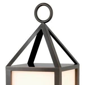 Lanterne extérieure noire haute avec panneaux givrés et poignée anneau - Mobilier hôtelier de luxe Vue détaillée par Luxury Group International