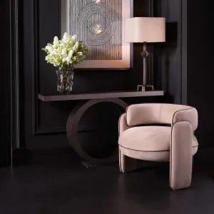 Sillón Lounge Tapizado de Lujo en Taupe Gris Mate con Respaldo Curvo - Mobiliario de Hotel de Lujo Vista lifestyle por Luxury Group International