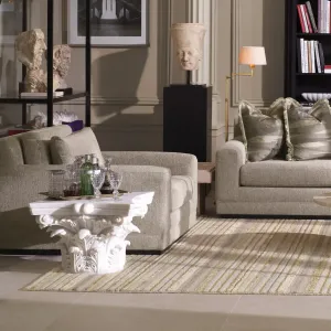 Fauteuil Lounge Luxueux Taupe Rembourré avec Base Noire - Mobilier de Luxe pour Hôtels Vue lifestyle par Luxury Group International
