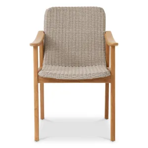 Luxus Teak Outdoor Essstuhl mit beige geflochtenem Sitz & Armlehnen – Luxus Hotelmöbel Vorderansicht von Luxury Group International