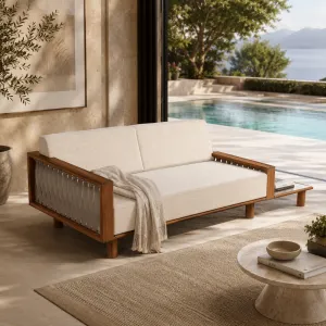 Divano da Esterno di Lusso in Teak a Due Posti con Tavolino Laterale Destro Vista lifestyle di Luxury Group International