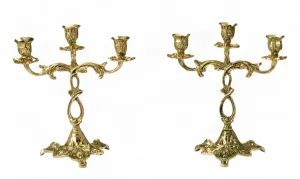 Luxus-Dreiflammiger Bronze-Kerzenhalter im Paar mit barocker Rankensockel - Kerzenhalter von Luxury Group International