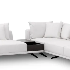 Canapé d'angle blanc de luxe avec table d'appoint intégrée et pieds en métal noir - Mobilier de luxe pour hôtels Vue détaillée par Luxury Group International