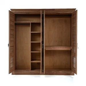 Luxus Holz-Kleiderschrank mit vier Lamellentüren und multifunktionalem Innenraum – Luxus Regal-Schrank Innenansicht von Luxury Group International