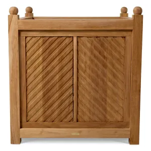 Macetero de Madera de Lujo para Jardín con Paneles de Listones Diagonales y Postes con Remates Vista frontal por Luxury Group International