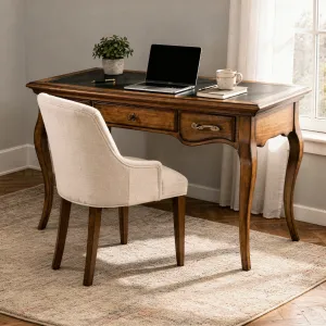 Escritorio de Madera de Lujo con Tapa de Cuero Negro y Patas Curvadas - Almacenamiento de 3 Cajones Vista lifestyle por Luxury Group International
