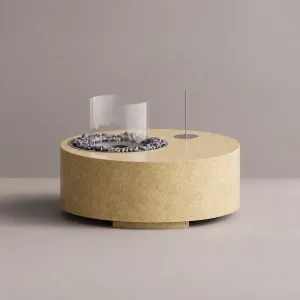 Mesa moderna para fogata exterior con protector de viento de vidrio - Mobiliario de lujo para hoteles por Luxury Group International