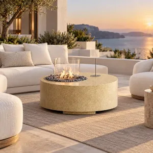 Mesa moderna para fogata exterior con protector de viento de vidrio - Mobiliario de lujo para hoteles Vista lifestyle por Luxury Group International