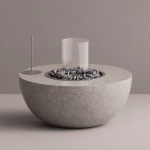 Mesa de Fogata Exterior con Protector de Viento de Cristal y Quemador de Piedra - Mobiliario de Hotel de Lujo por Luxury Group International