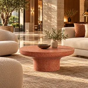 Mesa de Centro Redonda con Base Pedestal Escultural de Terrazo - Muebles de Exterior de Lujo Vista lifestyle por Luxury Group International