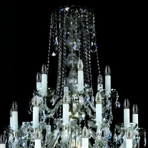Lampadario a Cristalli Veyrona – Lampada da Soffitto di Lusso Vista dall'alto di Luxury Group International