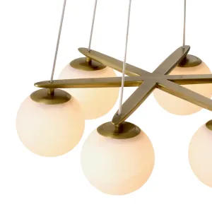Warmer moderner Luxus-Kronleuchter aus antikgoldenem Messing mit fünf mattierten Glasgloben Detailansicht von Luxury Group International