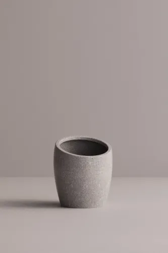 Moderne dekorative Pflanzgefäße für Innen- und Außenbereiche von Luxury Group International