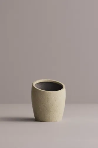 Moderne dekorative Pflanzgefäße für Innen- und Außenbereiche von Luxury Group International