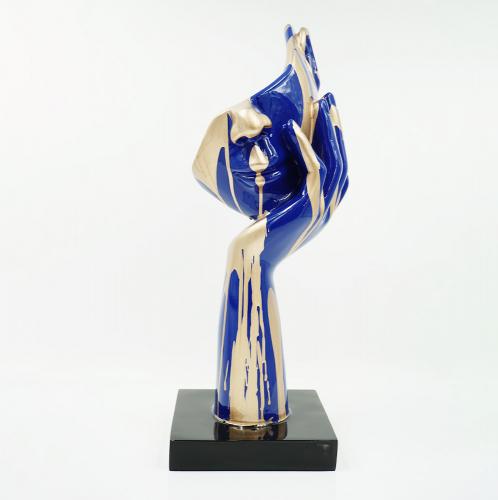 Small White Mask Sculpture on Stand – Mysterious Elegance