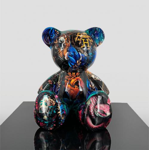Luxury Sitting Bear Sculpture Collection – Artistic Motif Series (35 cm)