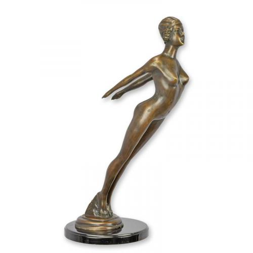 Luxury Bronze Classical Figurative Poised Female Sculpture – Artistic by Luxury Group International